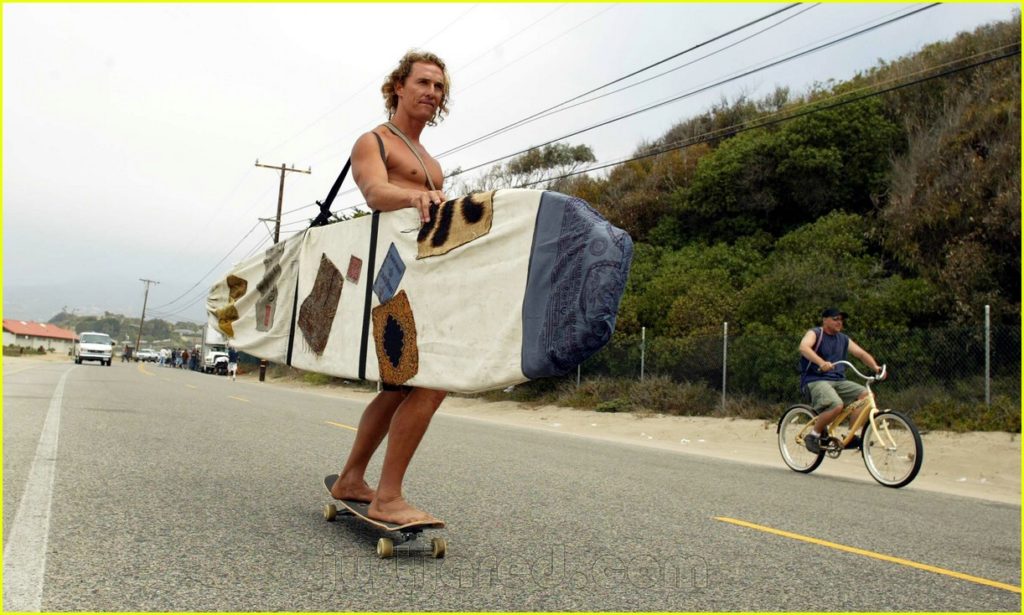 Matthew-McConaughey-surfer-dude-13