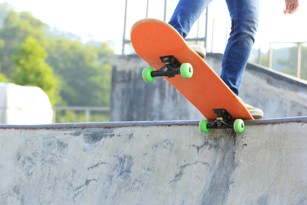5 Easiest Skateboard Tricks Beginner Skaters - Goskate.com
